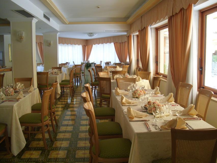 Hotel La Pergoletta SantʼAgata sui Due Golfi Exterior foto